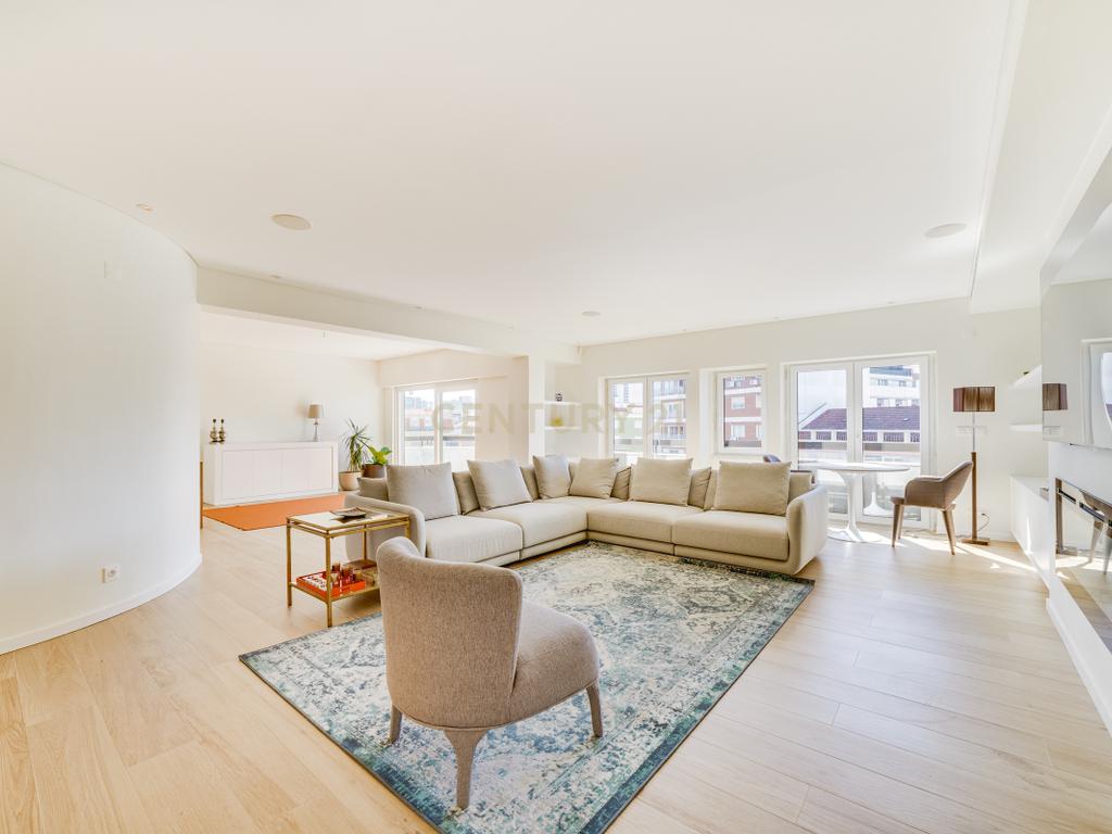 Luxuoso apartamento T4 em Lisboa com Vista e Acabamentos de Alta Qualidade - Image 15